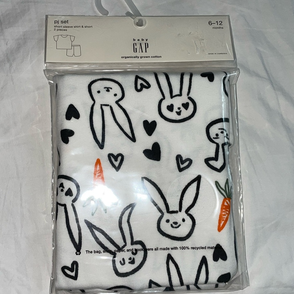 GAP Baby PJ Rabbit carrots short sleeve shirt organic cotton snug 6-12 months - Picture 2 of 8